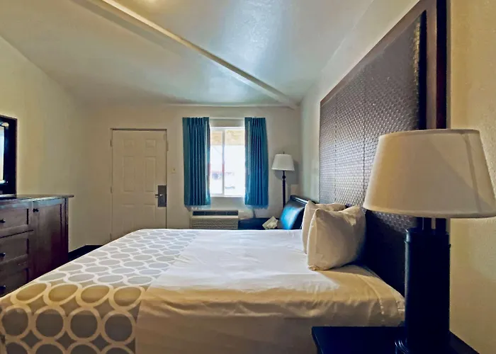 Rodeway Old Town 3*